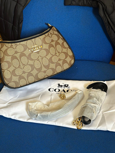 Coach signature monogram - signature,