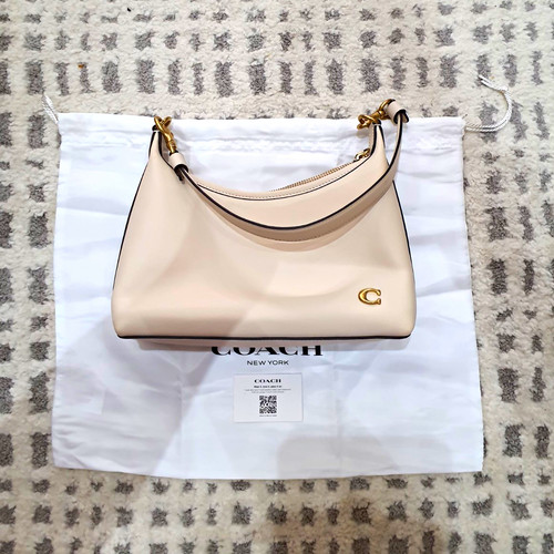 Coach small beige leather - small,