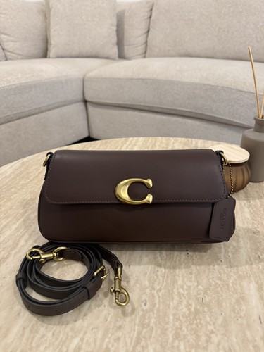 Woman coach brown shoulder - woman's,