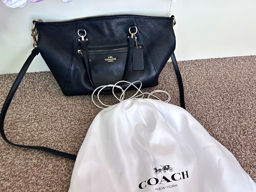 Coach black pebbled leather - pebbled,