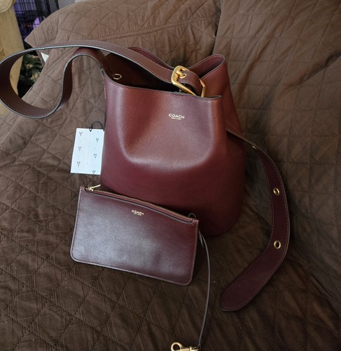 Euc coach bleecker bucket bag - bleecker,