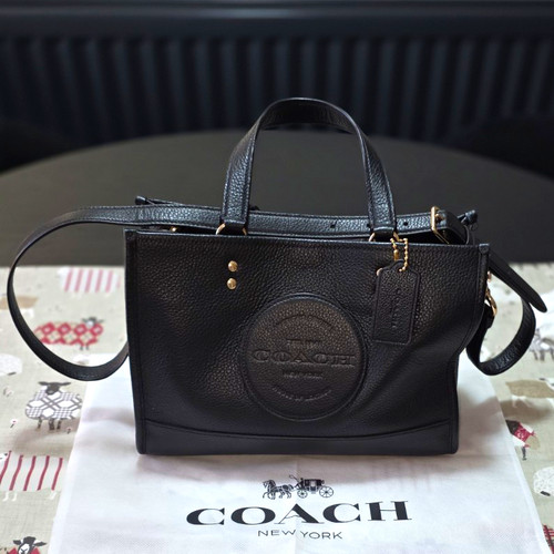 Coach black pebbled leather - black,
